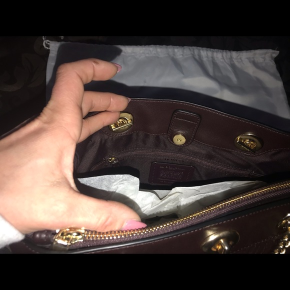 Coach Turnlock Edie Shoulder Bag With Quilting - Picture 7 of 8